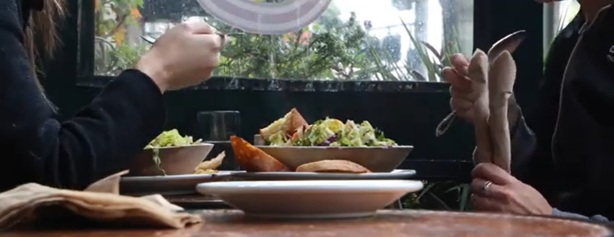 Local Cafés & Restaurants: A Guest Guide Near Sangam House